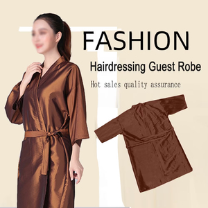 Cape de coiffure kimono personnalisée avec logo, confortable, imperméable en polyester, robe de salon pour les clients de salons de beauté et de spa - Product Image 6
