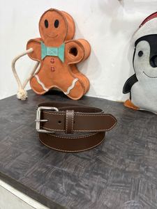 Ceinture en cuir véritable de qualité supérieure pour hommes avec surpiqûres contrastées et boucle en argent satiné, boucle à ardillon - Product Image 2