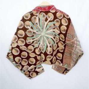 Chaqueta vintage para mujer 100% Kantha, hecha a mano en India, estilo bohemio con bordado, cierre abierto, chaquetas a la moda con estampado floral. - Product Image 6