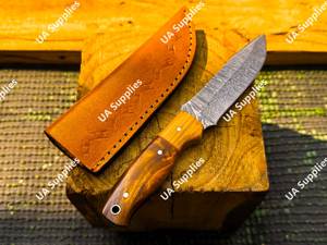 Couteau de camping Skinner à pointe tombante en acier Damas forgé à la main, ultra-affûté, avec fourreau en cuir et manche en bois de rose, pour l'autodéfense, OEM/ODM - Product Image 3