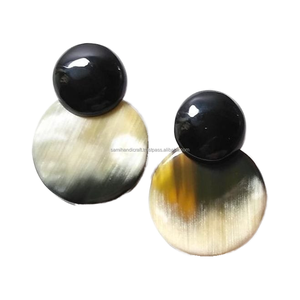 Pendientes colgantes de cuerno de búfalo de alta calidad para mujer, nuevo diseño de moda, joyería de moda para fiesta, el mejor precio, compra a granel - Product Image 1