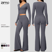 Ensemble XL personnalisé OEM : Haut de yoga à col en V et manches longues, pantalon évasé taille haute, respirant, séchage rapide, léger et écologique