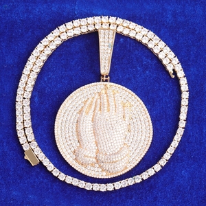 Pendentif Mains en Prière Luxe Sertie de Diamants, Argent Sterling 925, Diamant de Laboratoire Rond, Médaillon Hip Hop - Product Image 2