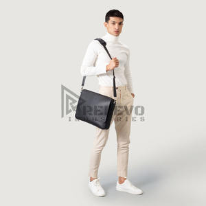 Sac de voyage bandoulière en cuir véritable de luxe, personnalisable avec logo, faible MOQ, marque privée, sac de week-end pour homme - Product Image 2