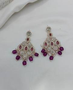 Exquisito Conjunto de Joyería Nupcial Étnica de Aleación Chapada en Oro Rosa con Zirconia, Collar Gargantilla, Pendientes y Maang Tikka para Aniversario - Product Image 4