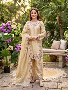 Traje TOP PLAZZO DUPATTA JMC de seda con intrincado trabajo de bordado con hilo. - Product Image 3