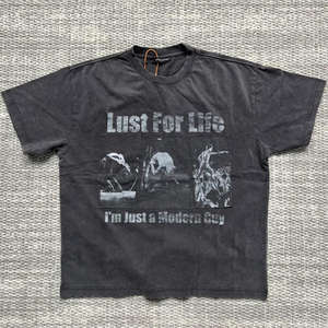 Camiseta de Algodón Premium de Punto Grueso, Corte Regular, Estilo Desgastado, con Parche Estampado Vintage, Ecológica y Personalizada para Hombre - Product Image 1