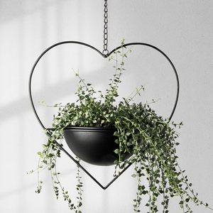 Soporte para Plantas Colgante en Forma de Corazón, Soportes para Plantas Resistentes Plateados, Macetas Medianas de Piso, Macetas Decorativas para Interiores y Exteriores, Flores - Product Image 1
