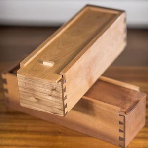 Caja de Almacenamiento Hecha a Mano, Tallada en Madera, Tamaño Personalizado, Alta Calidad, Estilo Clásico, Ecológica - Product Image 1