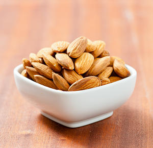 Amandes crues biologiques mélangées du Jilin, qualité supérieure, vente en gros d'usine, durée de conservation de 24 mois, directement de l'usine - Product Image 1