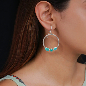 ต่างหูห้อยประดับพลอยเทอร์ควอยซ์ทรงคาโบชองเจียระไนแบบผสม ดีไซน์วินเทจ ทำจากเงินแท้ 925 สำหรับผู้หญิง - Product Image 3