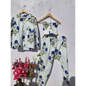 Ensemble pyjama à imprimé floral, vêtements de nuit en coton indien, vêtements de nuit pour femmes, pyjamas bohèmes, cadeau pour elle - Product Image 1