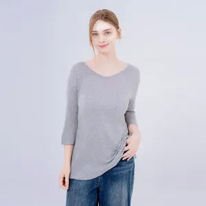 Camiseta gris básica holgada para mujer Bonobo, fabricada en China (diseño de Corea) - Product Image 1