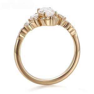 Bague de fiançailles et d'anniversaire en argent 925 avec diamants CARATOVA DIAMONDS, design vintage à motif de feuille sculptée, bijoux fins personnalisés pour femmes - Product Image 4
