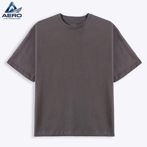 เสื้อยืดคอกลมแขนสั้นสีเทาเข้มผ้าฝ้ายเนื้อหนาทรงหลวมสไตล์ลำลองสตรีทแวร์สำหรับผู้ชาย - Product Image 6