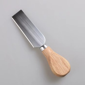 Le set de couteaux à fromage en métal élégant le plus vendu fait de chaque plateau de fromages un plateau prêt pour la restauration. - Product Image 2