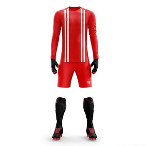 Tenue de football spécialement conçue, comprenant des gants et des chaussettes montantes avec impression personnalisée sur l'ensemble complet pour la sélection d'équipe. - Product Image 1