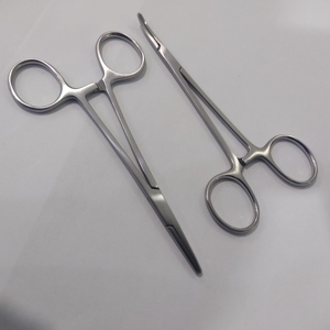 Pinzas Hemostáticas Curvas de Acero Inoxidable MEDIHEAL SURGICAL CORPORATION de 5 Pulgadas (12.5cm) con Puntas Serradas - Product Image 4