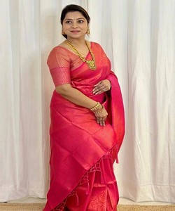 Sari en soie rose, style Banarasi, avec motif de bordure, longueur ras du sol, tenue ethnique traditionnelle indienne pour femme, idéal pour mariage et fête. - Product Image 2