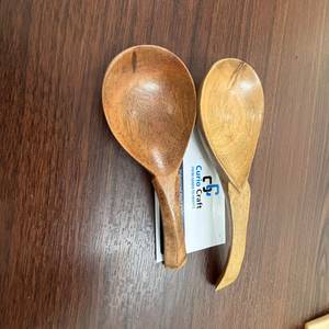 Cucharas de madera de acacia hechas a mano, utensilios rústicos naturales tallados, decoración para el hogar por Curio Craft - Product Image 2