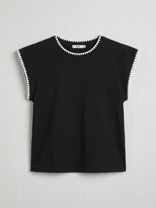 Chemisier noir à manches courtes avec bordure contrastée en zigzag, logo brodé personnalisé, col rond, chemise pour femme, décontracté, à porter toute l'année - Product Image 3