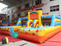 Structure gonflable avec fosse à balles, combo sportif, parcours de jeux, château de saut extérieur décoré, petite structure de fête foraine