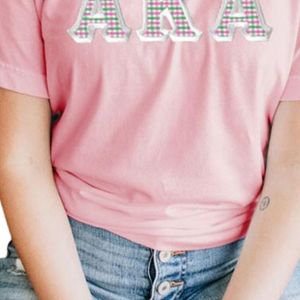 Camiseta Rosa de Manga Corta para Mujer con Parche de Letras de Chenilla a Cuadros Verdes, Cuello Redondo de Algodón, Informal, Suave, para Uso Diario, Moda de Verano - Product Image 4
