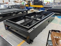 Harga Mesin Pemotong Laser Serat CNC Mesin Pemotong Logam Laser Mesin Pemotong Laser Dengan Konveyor
