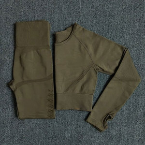 Conjunto de Yoga Verde Oliva de 2 Piezas, Top de Manga Larga con Cuello Redondo, Leggings de Cintura Alta, Ropa Deportiva Transpirable de Malla sin Costuras - Product Image 1