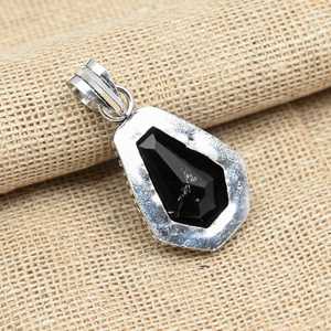 Pendentif en argent sterling 925 en forme de cercueil avec spinelle noire unique, fait main, minimaliste, cadeau de mariage - Product Image 2