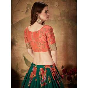 Lehenga choli ผ้าโปร่งพิมพ์ลายดอกไม้สีเขียวงานแต่งงานที่สวยงามกลางและตกแต่งโต๊ะ - Product Image 2
