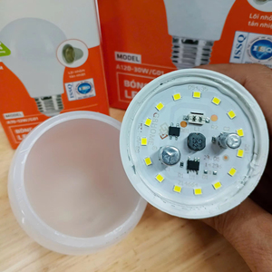Ampoule LED en gros 9W 12W 15W Culot B22/E27 20000 heures 6500K/3200K Matériau aluminium CRI83 98 Lm/W 1050Lm fabriqué au Vietnam - Product Image 1