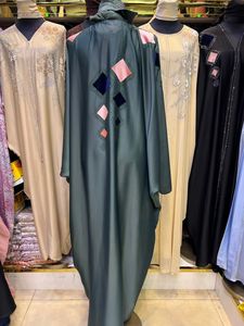 Abaya Modeste de Dubaï en Gros, Perlée et Pailletée, à Manches Longues, Traditionnelle Musulmane, Faite à la Main, pour Mariage, en Polyester Respirant, Col Rond pour Femme - Product Image 3