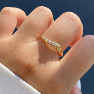 Anillo moderno de oro amarillo de 14k con diamante redondo de 0.20CT cultivado en laboratorio para mujer, ideal para aniversario de bodas. - Product Image 1