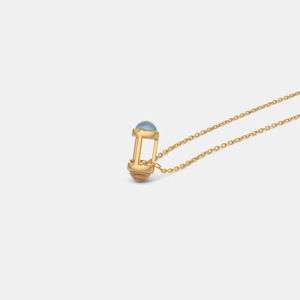 Collar con Colgante Geométrico de Cabujón Azul en Oro Amarillo - Product Image 1