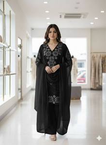 ชุดเดรสยาวปักลายสีดำสำหรับผู้หญิง พร้อมผ้าคลุมไหล่ ทรงหลวม ผ้าโพลีเอสเตอร์ สไตล์อินเดีย-ปากีสถาน ชุดลำลอง - Product Image 1
