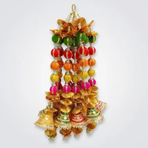 Décoration de porte traditionnelle multicolore perlée avec accents de perles et pompons dorés pour mariage, festival, pooja et décoration intérieure - Product Image 1