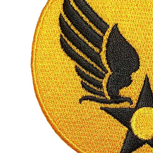 Écussons brodés personnalisés OEM en gros, badges logo faits main à coudre pour étiquettes de vêtements, accessoires de mode et articles de marque - Product Image 3