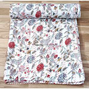 Manta Larga de Algodón Reversible con Estampado Floral, Hecha a Mano, Ecológica, Estilo Vintage Kantha, para el Hogar - Product Image 4