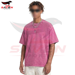 T-shirt rose personnalisé pour homme, effet délavé, avec strass et cristaux thermocollés étincelants sur toute la surface, style vintage, coupe oversize et grammage lourd - Product Image 3