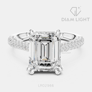 Elegante Anillo de Diamante Cultivado en Laboratorio con Corte Esmeralda de 3.71CT en Oro Blanco de 14KT, Certificado IGI, Color F+, Claridad VS+, Joyería de Compromiso y Boda - Product Image 1