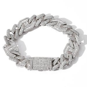 Pulsera de Eslabones Cubanos con Micro Pavé de Diamantes de Moissanita de Alta Demanda para Moda Hip Hop, Disponible a un Precio Accesible - Product Image 4