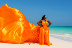 Vestido de Noche Largo de Satén Rosa con Abertura Alta y Cola Fluida, Lujoso, con Espalda Descubierta y Cuello en V, Estilo Infinity, Ideal para Sesiones de Fotos en la Playa - Product Image 2