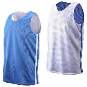 Uniforme de Baloncesto Personalizable para Hombre - Conjunto de Camiseta y Pantalones Cortos de Malla Transpirable Azul - Product Image 2