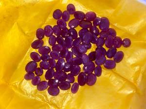 Rubí Rojo Natural Sin Calentar Ni Tratar, 70 Piezas Trituradas, 474.40 Quilates, Precio al por Mayor de $5 por Quilate para la Fabricación de Joyas - Product Image 3