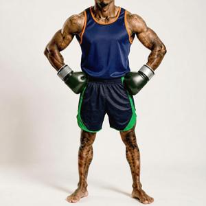 Ensemble de vêtements de combat de boxe, chemise de performance, shorts d'entraînement, vêtements de sport respirants, design personnalisé, MMA, kickboxing, Muay Thai - Product Image 2