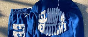 Survêtement unisexe personnalisé avec impression en relief, style streetwear, comprenant un sweat à capuche court à ourlet brut et un pantalon de survêtement évasé pour homme - Product Image 2