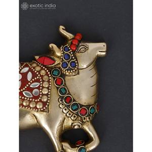 5 pulgadas pequeño par de vaca Kamadhenu en latón elegante decoración de pared y tapices para decoración del hogar y regalos hechos en la India - Product Image 2