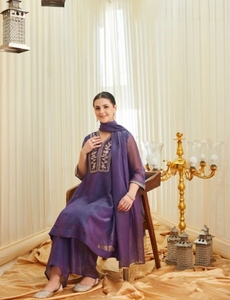 Conjunto KV de Kurti, Palazzo y Dupatta de Seda Pura para Mujer - Product Image 2