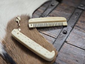 Peine de Hueso Artesanal Tradebyd, Herramienta de Lujo para el Cuidado del Cabello, Peine Suave para Desenredar para Hombres y Mujeres - Product Image 1